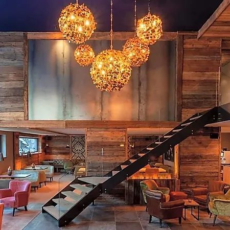 22 Summits Boutique