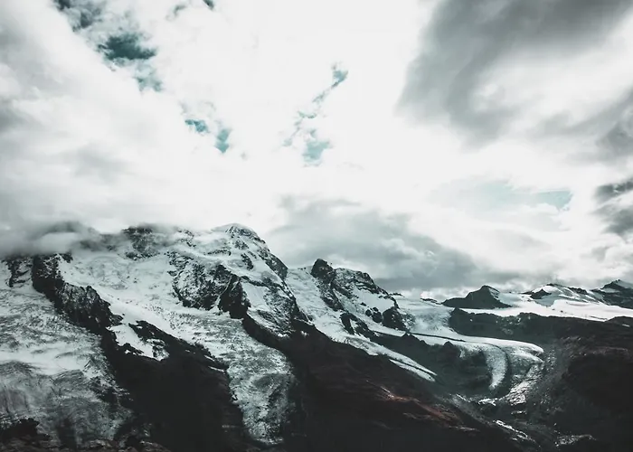 22 Summits Boutique 4*