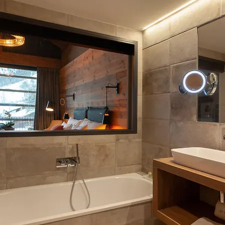 22 Summits Boutique 4*